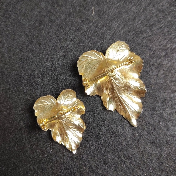 Vintage Brooch set - Picture 2 of 3